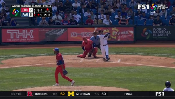 Rubén Tejada Smashes a home run to left field and brings Panama to a 2-2 tie with Cuba