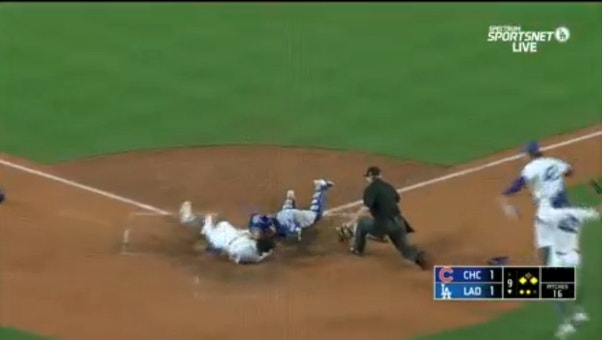 David Peralta hits a walk-off two-run single to give the Dodgers a 2-1 victory over the Cubs