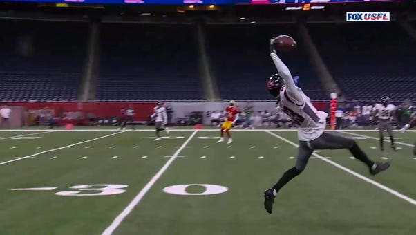 Gamblers' Elijah Jones makes a RIDICULOUS one-handed interception vs. the Stars
