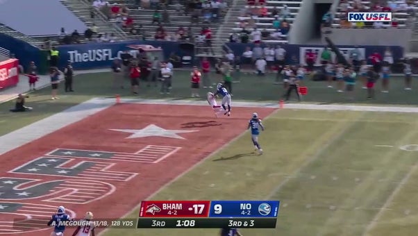 Alex McGough connects with Jace Sternberger on a 20-yard touchdown to extend the Stallions' lead over the Breakers 