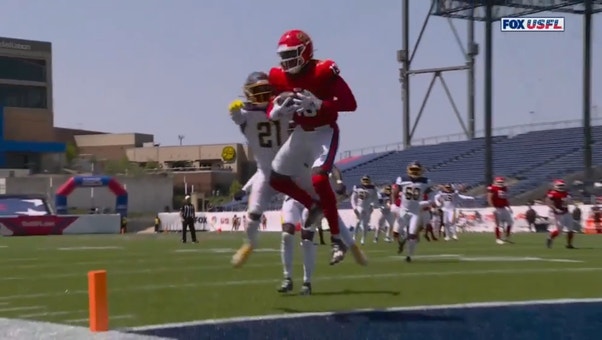 Dakota Prukop finds Alonzo Moore on a 17-yard TD, trimming the Generals' deficit against the Showboats