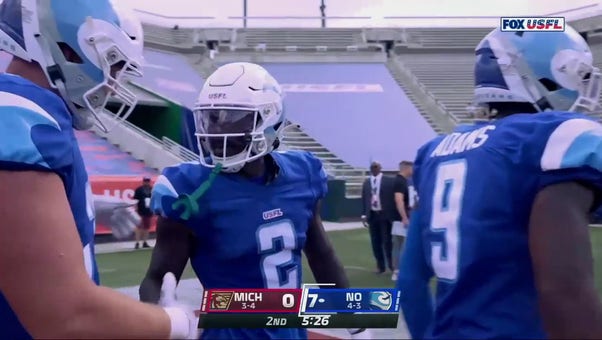 Breakers' McLeod Bethel Thompson finds Johnnie Dixon in the end zone for a nine-yard touchdown against the Panthers