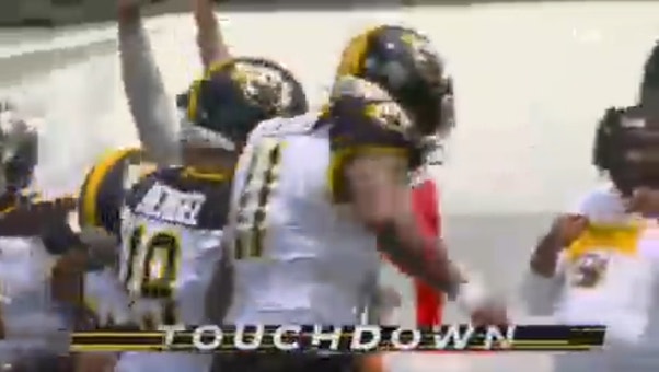 Troy Williams finds Isiah Hennie on an 11-yard TD, giving the Maulers the lead over the Generals 