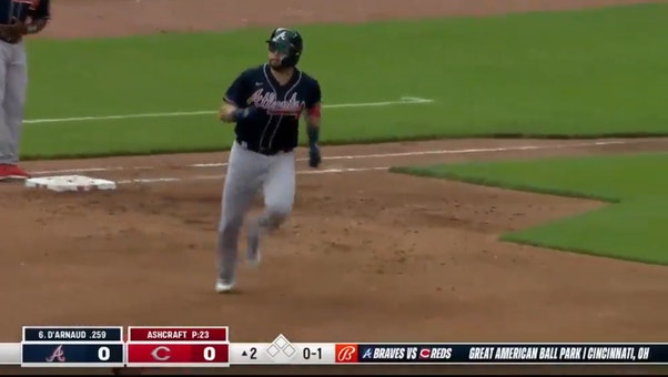 Braves' Travis d'Arnaud smokes a go-ahead solo shot in the second inning vs. the Reds