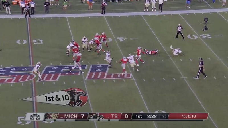 Bandits' Jordan Ta'amu throws a TD on a flea flicker
