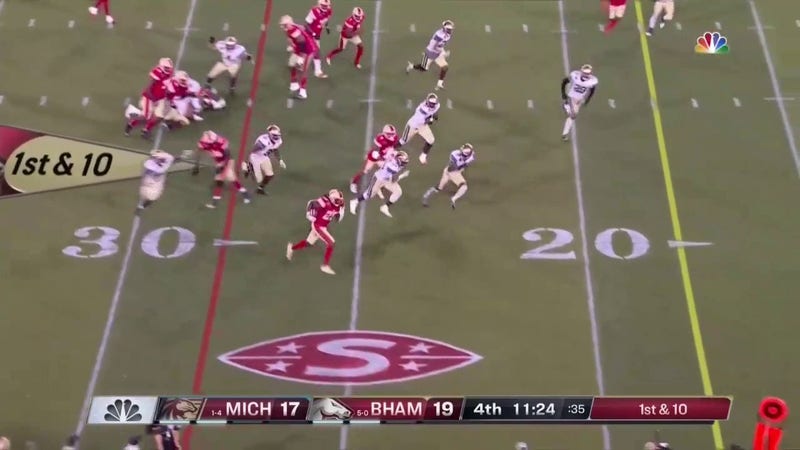 Bo Scarbrough dives for a quick TD
