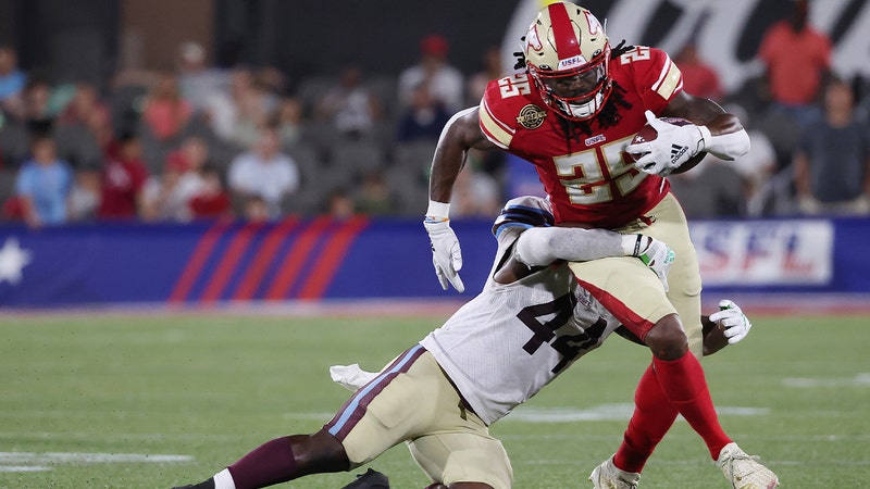 Bo Scarbrough dominates in Stallions' 33-17 victory