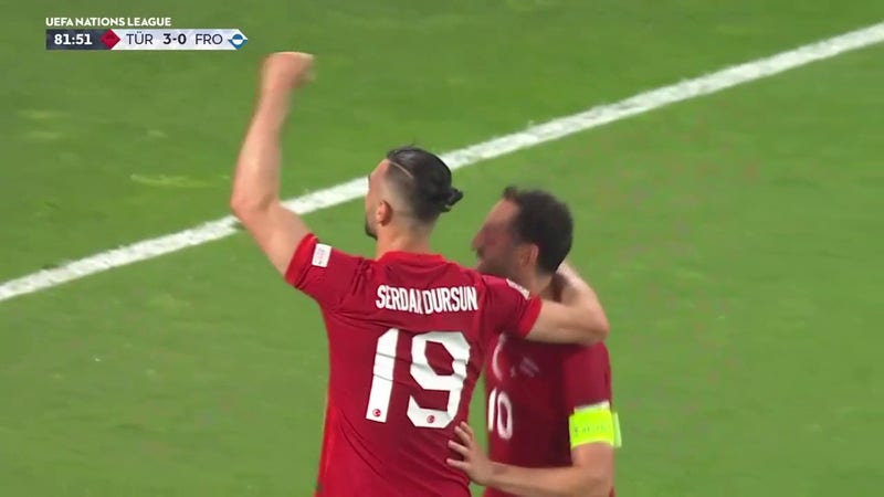 La Turchia ha preso il vantaggio di 3-0 sulle Isole Faroe con un colpo di testa alto di Serdar Dursen.