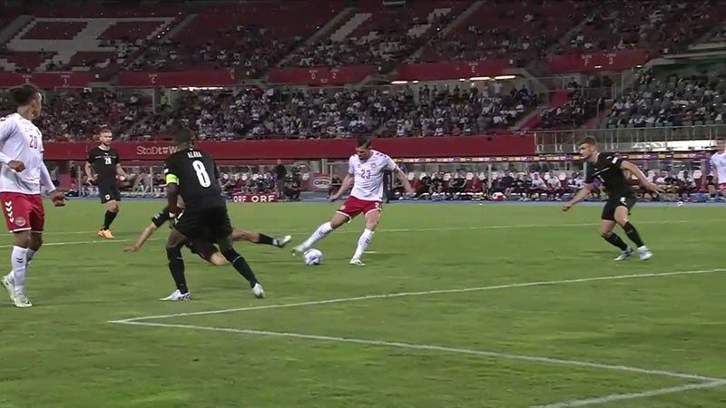 Pierre-Emile Hojberg donne l'avantage 1-0 au Danemark sur l'Autriche