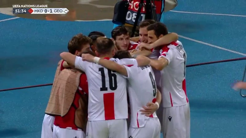 Georgia memimpin 1-0 setelah umpan silang indah ke gawang oleh Bodo Zivzivadze