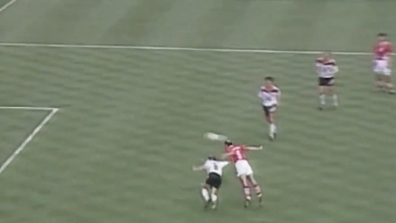 Yordan Letchkovs heading overrasker Tyskland