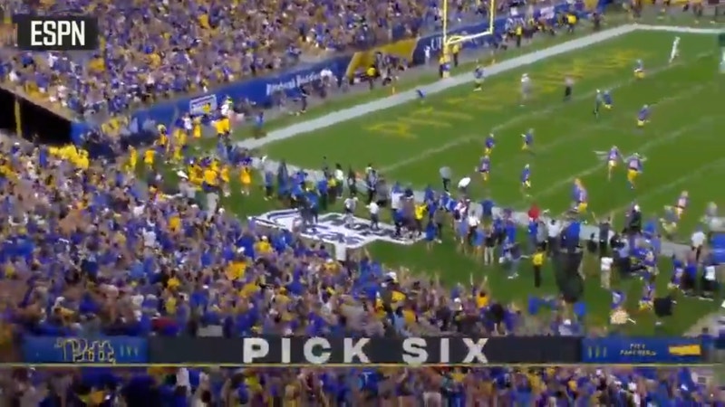 MJ Devonshire przechwytuje JT Danielsa w Backyard Brawl