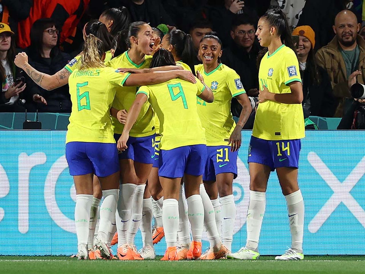 Brazil's Bia Zaneratto scores goal vs. Panama in 48' | 2023 FIFA