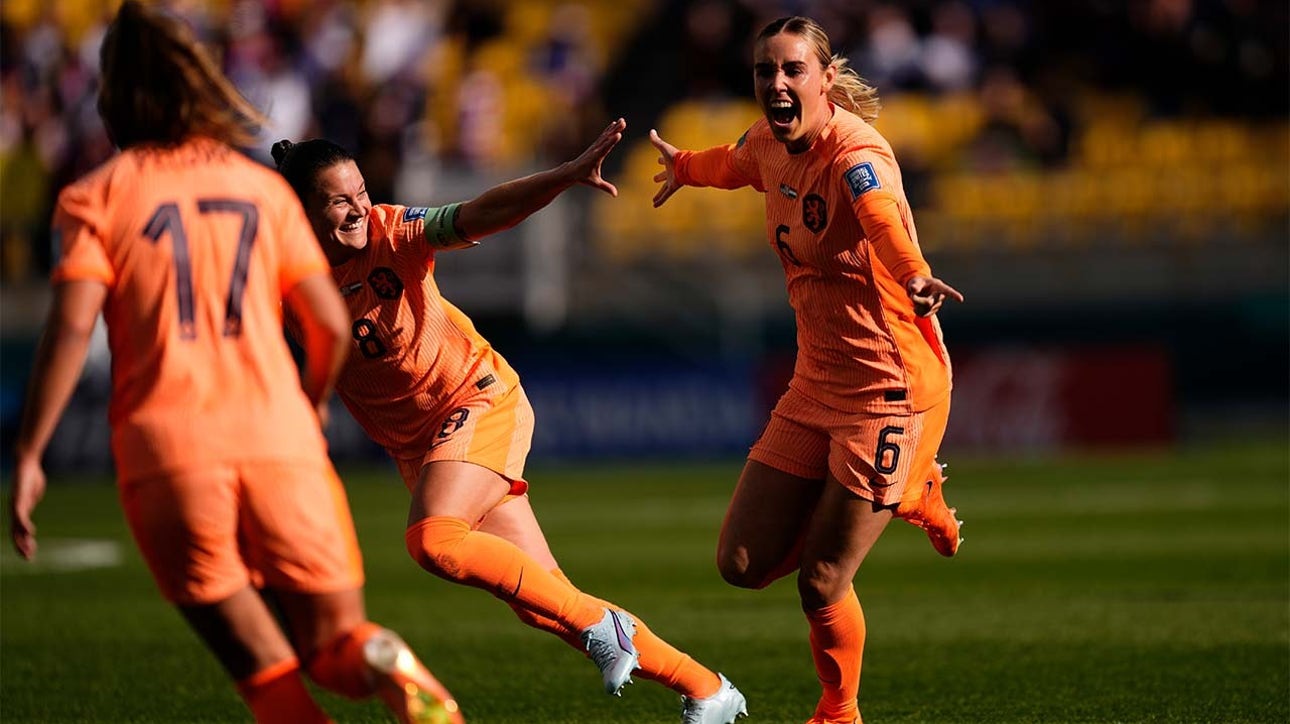 Netherlands' Jill Roord scores goal vs. USA in 17' | 2023 FIFA Women's World Cup