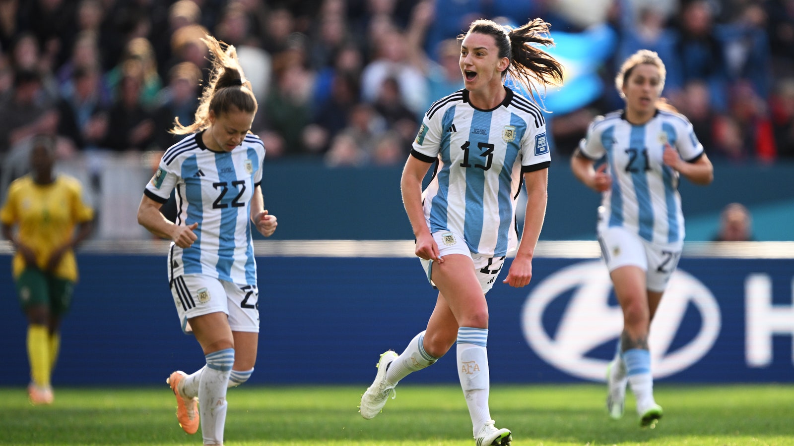 Argentina's Sophia Braun scores goal vs. South Africa in 74'