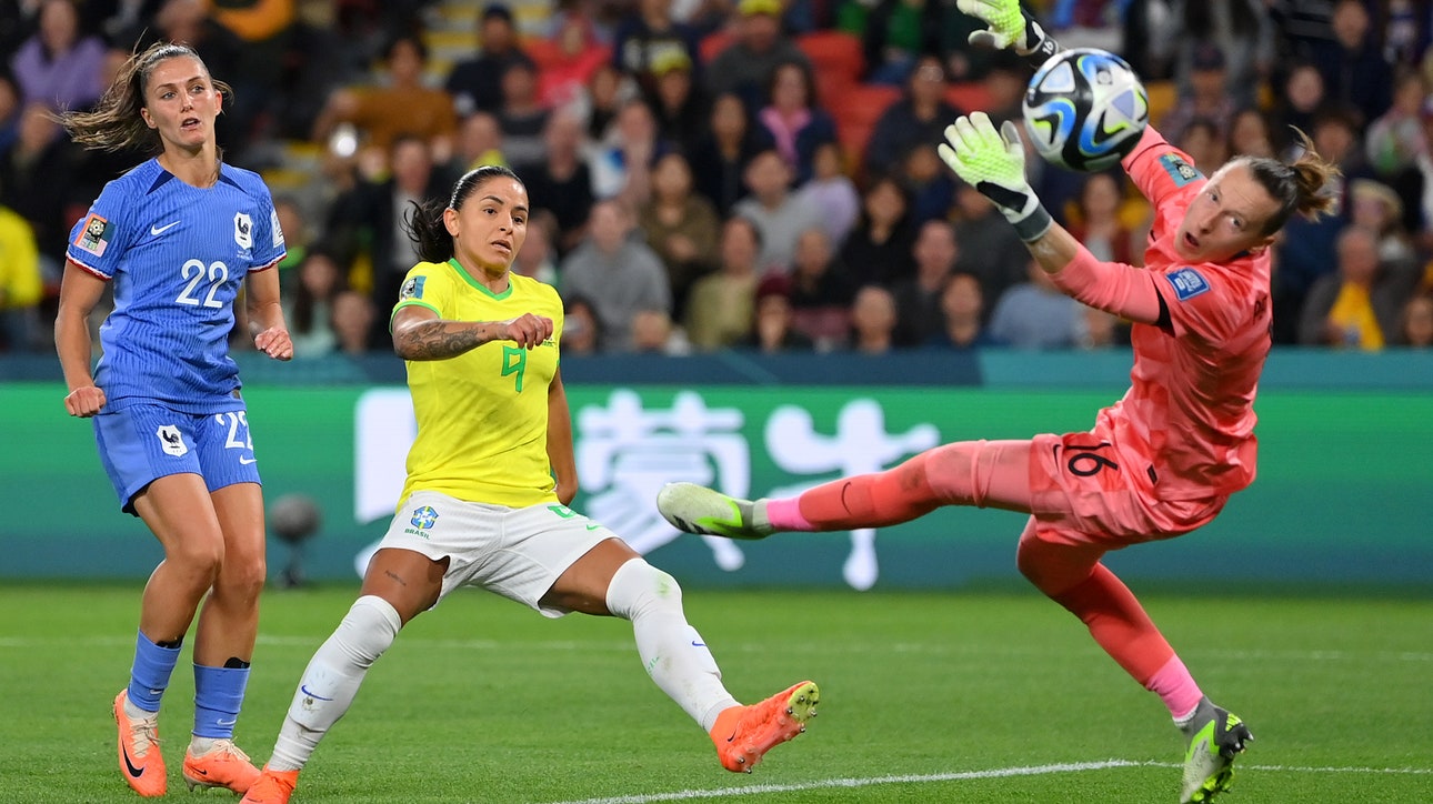 Brazil's Debinha scores goal vs. France in 58' | 2023 FIFA Women's World Cup
