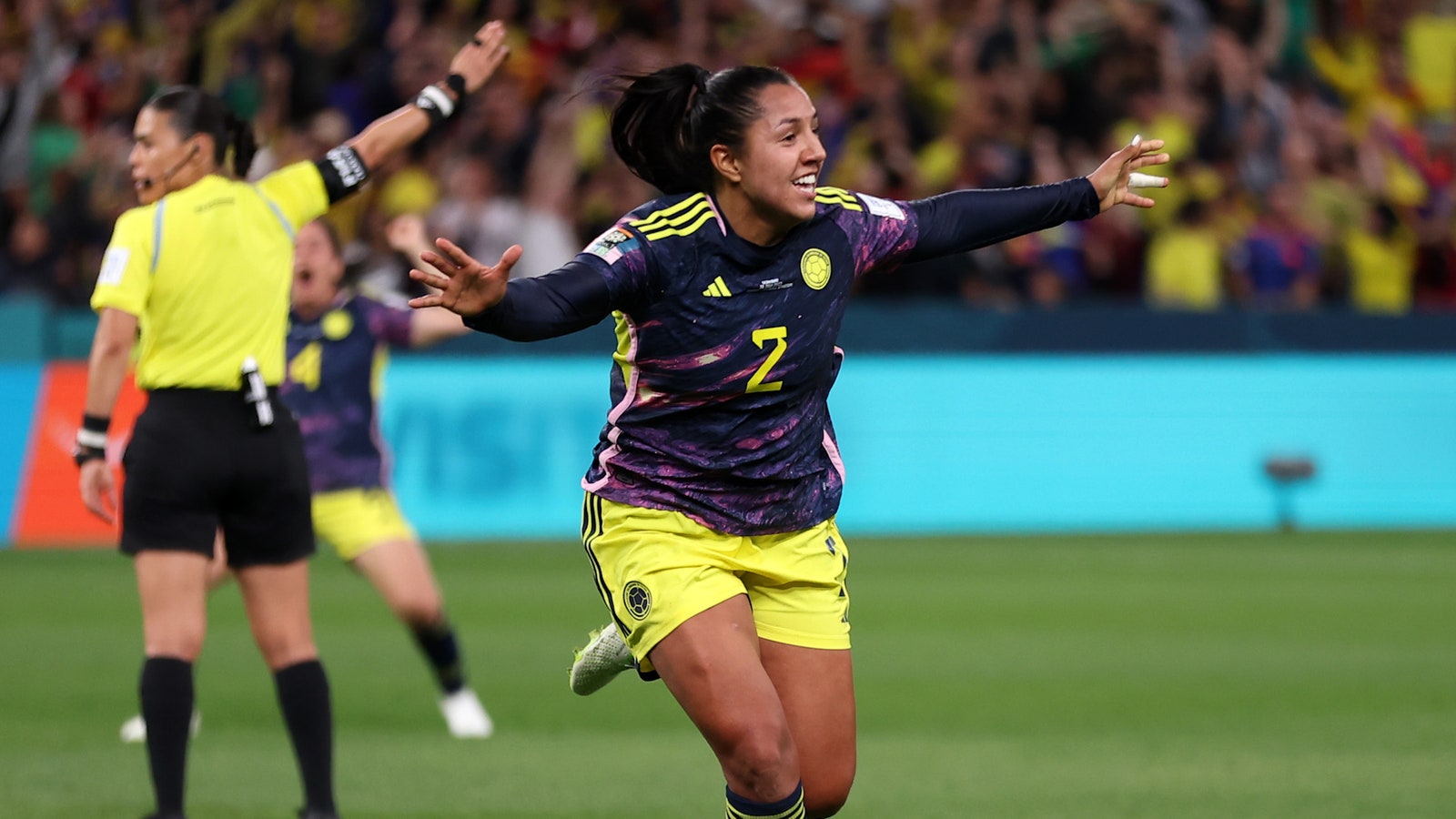 Colombia's Manuela Vanegas scores goal vs. Germany in 90+7'