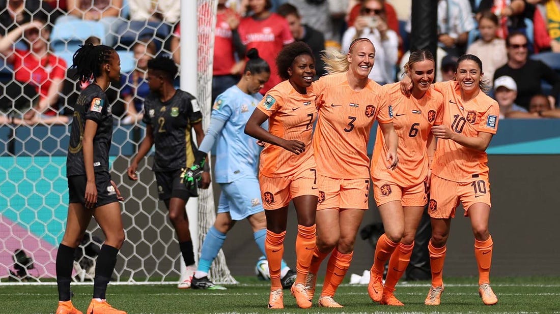 Netherlands' Jill Roord scores goal vs. South Africa in 9' | 2023 FIFA Women's World Cup