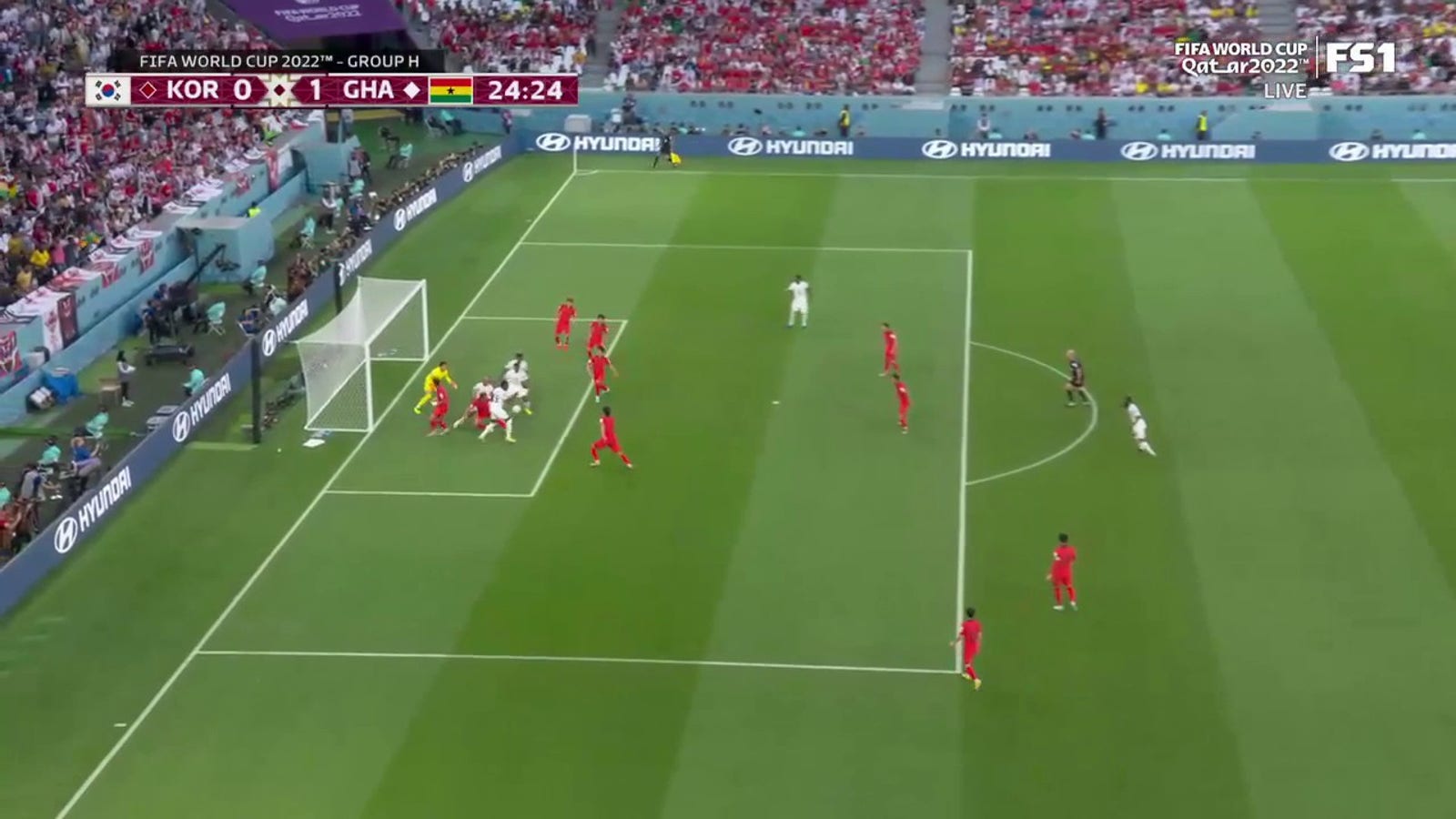 가나의 모하메드 살리수가 대한민국을 상대로 24분 만에 골을 터뜨리고 있다.