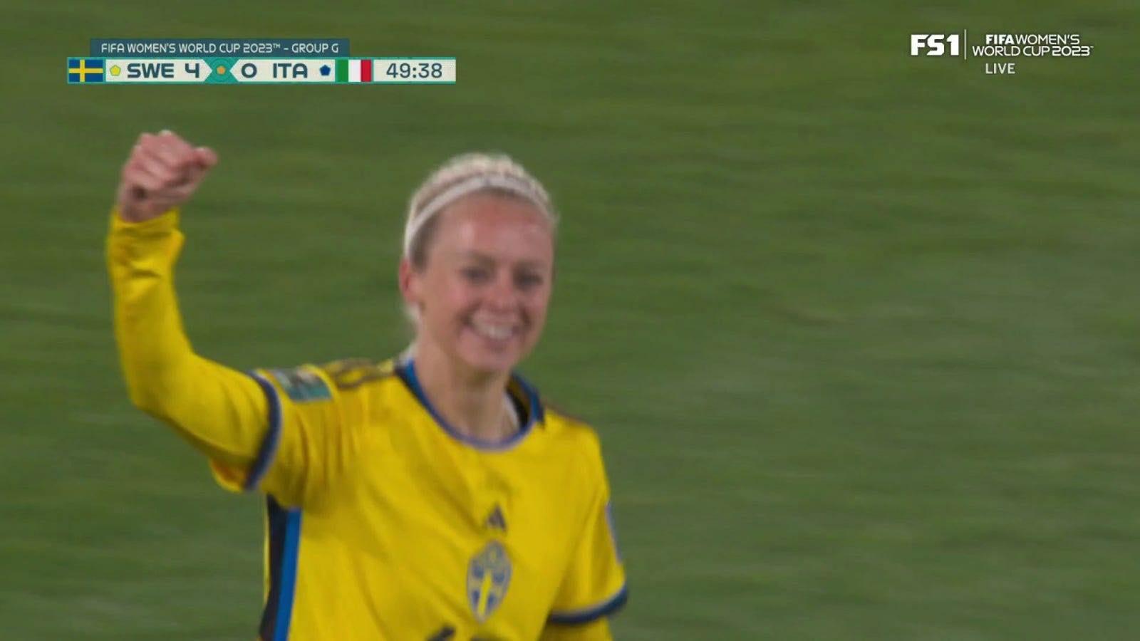 Sweden's Amanda Ilestedt scores goal vs. Italy in 50'