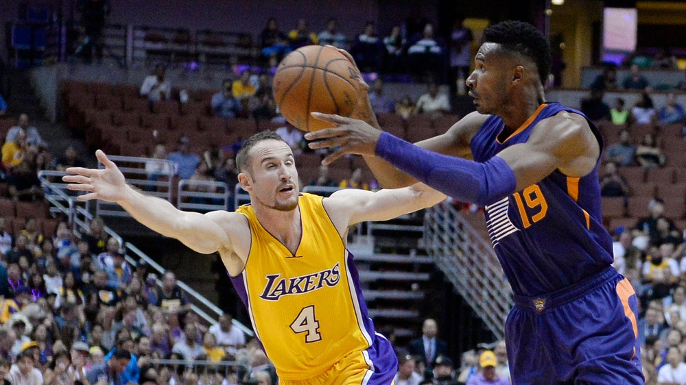 Len, Warren help Suns close preseason with win over Lakers