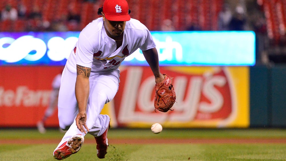 Cardinals place Tuivailala on DL, recall Mayers from Memphis