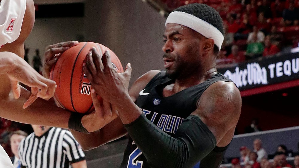 Billikens unable to capitalize on hot start, fall 70-62 to Flyers