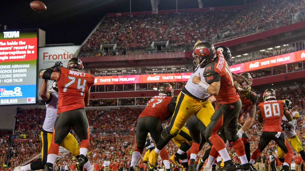 Fitzpatrick first in NFL history to throw for over 400 yards in 3 straight games, but Roethlisberger leads Steelers to win