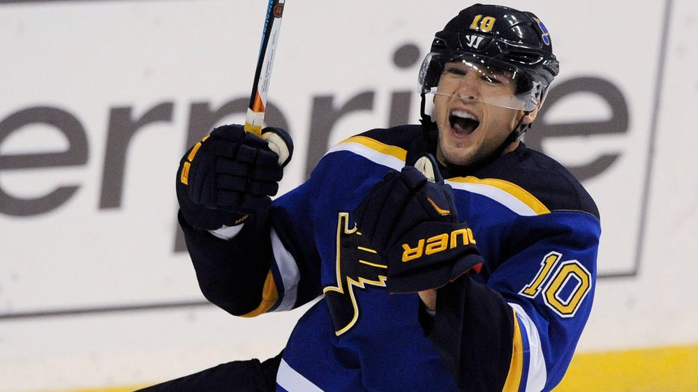 Amid injuries, Blues bring back Upshall on one-year deal