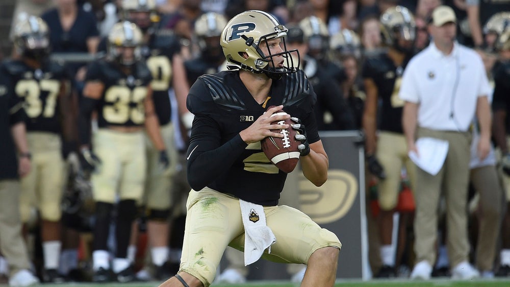 Sindelar comes off bench to help Purdue defeat Minnesota 31-17