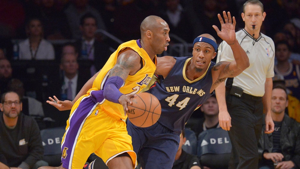 Kobe Bryant exits Lakers' win over Pelicans with sore right Achilles
