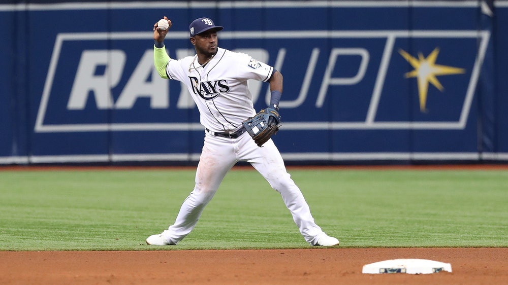 Rays trade SS Adeiny Hechavarria to Pirates for RHP Matt Seelinger