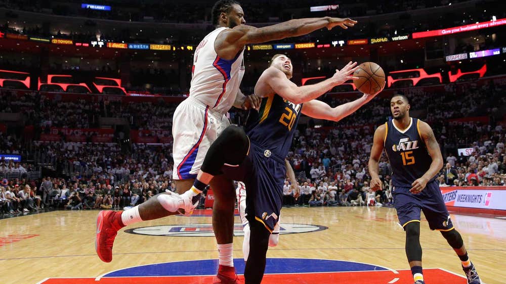 Clippers bounce back to even series 1-1 with Jazz