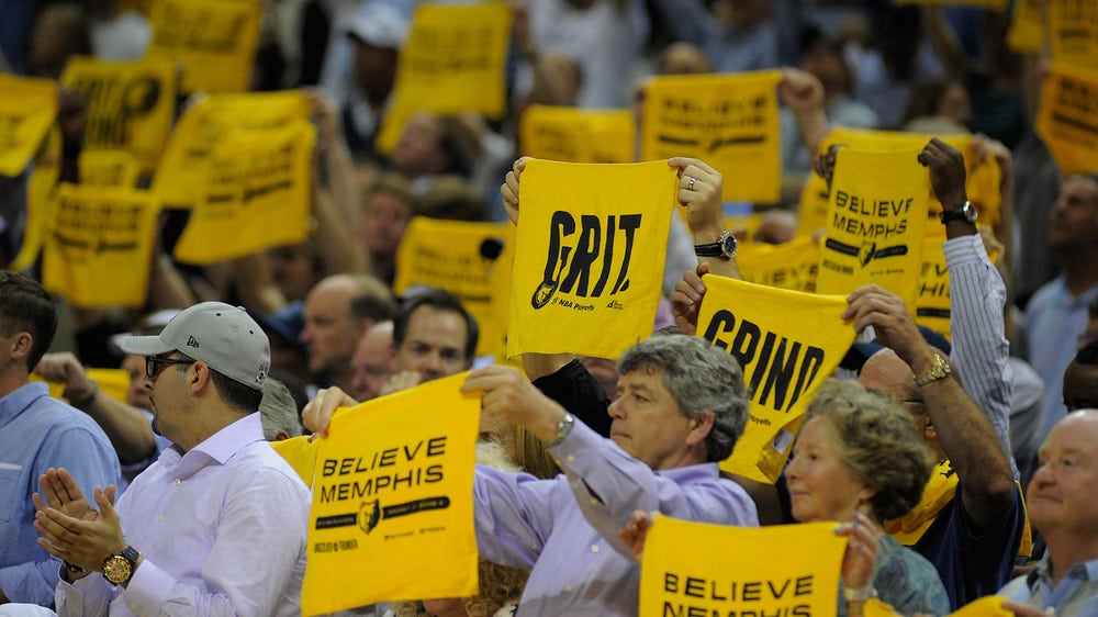 Grizzlies fan does something amazing, wins terrible prize for it