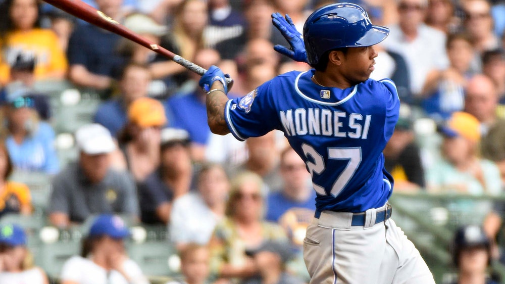 Five-run seventh lifts Royals, Duffy to series split with Brewers