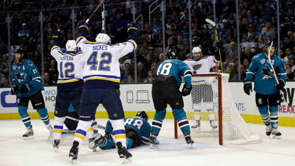 Goalie change pays off, Blues beat Sharks to even West final