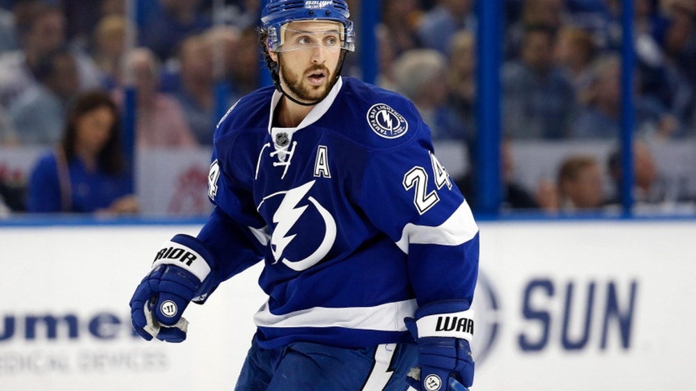 Tampa Bay Lightning F Ryan Callahan Takes The Ice In Full Contact Jersey