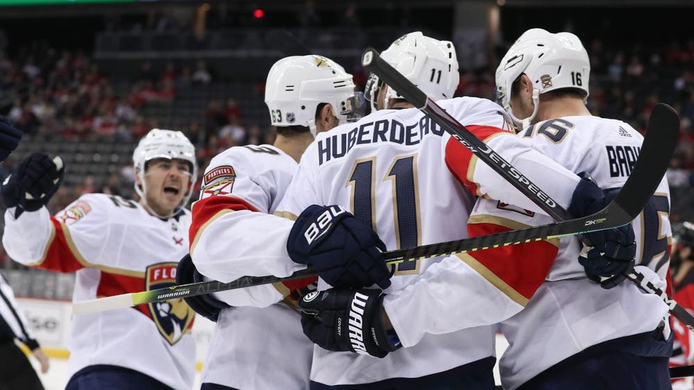 Evgenii Dadonov extends goal streak to 4 games, Panthers score 5 unanswered to top Devils