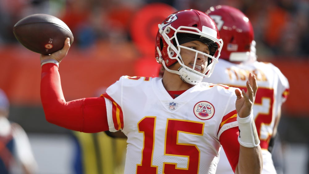 Chiefs keep rolling with 37-21 win over Browns