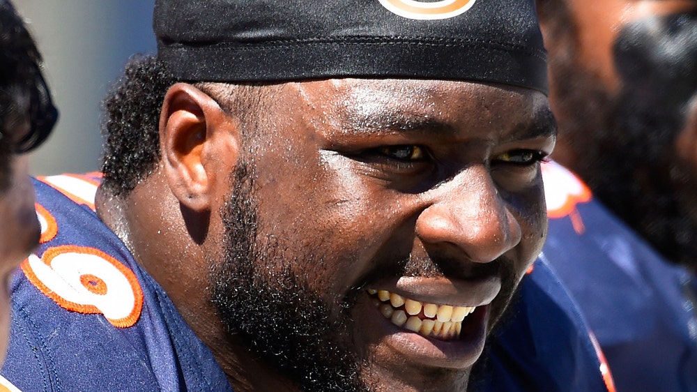 WATCH: Bears LB Houston, teammates check in before team picture day