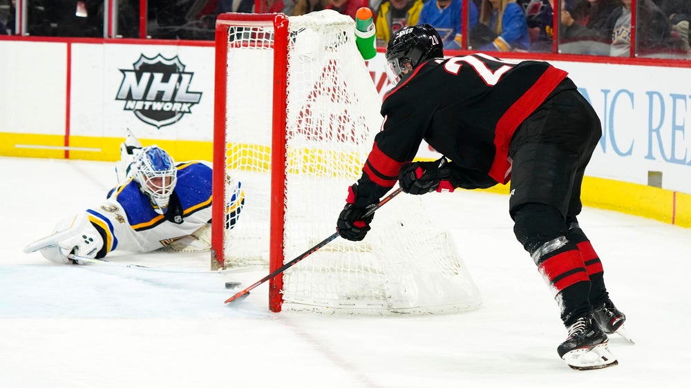Blues drop third straight road game, 5-2 to Hurricanes