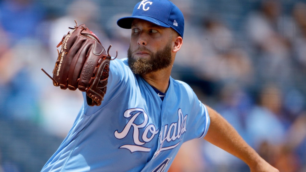 Royals place Duffy on DL, recall Sparkman from Omaha