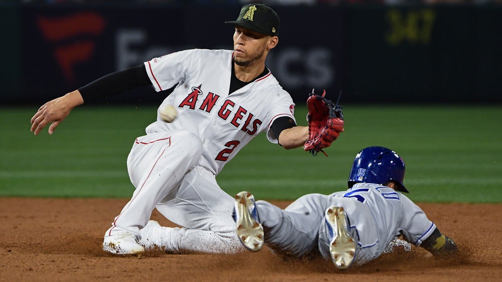 Royals go cold against old foe Harvey again in 5-2 loss