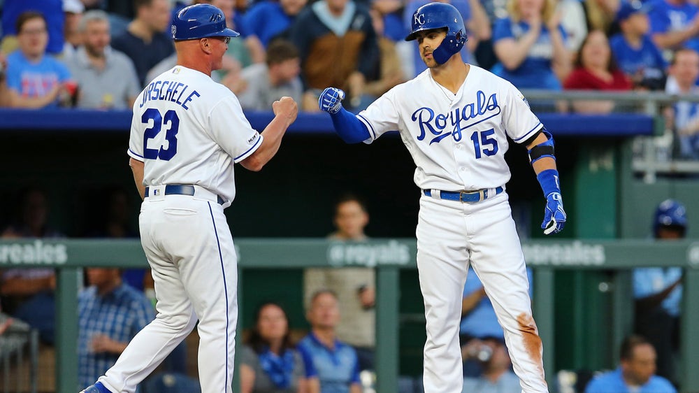 Merrifield extends hitting streak to 30 games, tying Brett's Royals record