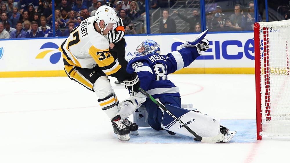 Victor Hedman scores in final minute as Lightning rally past visiting Penguins