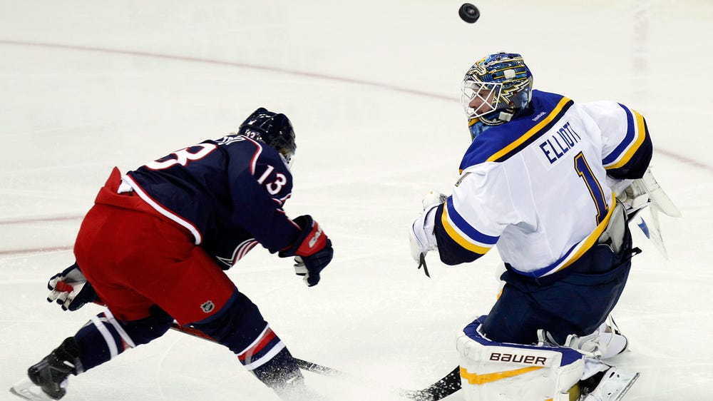 Elliott has solid start in goal but Blues lose 3-1 to Jackets