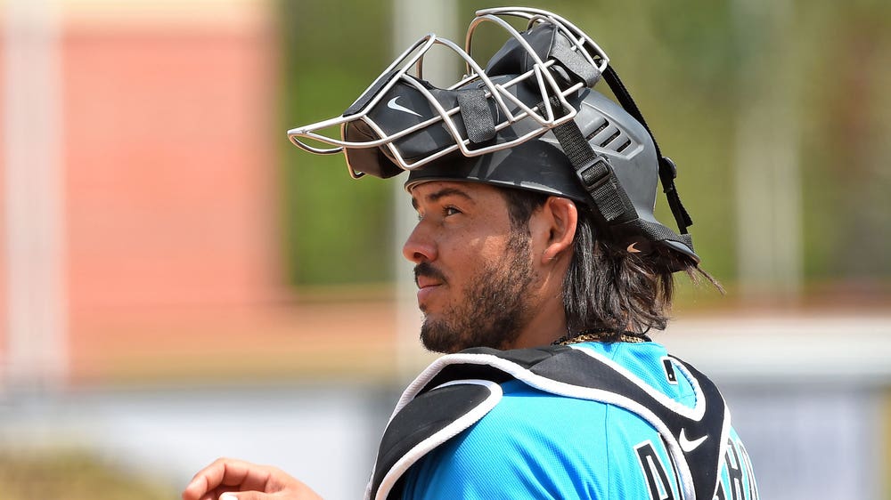 Marlins shut down catcher Jorge Alfaro for a few days after right knee inflammation returns