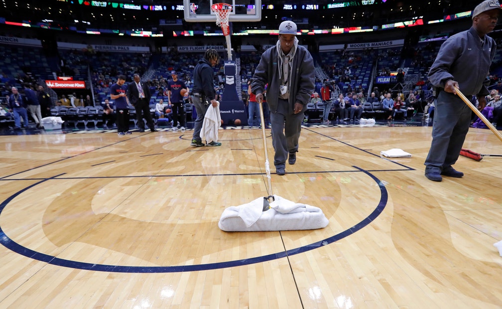 Pacers Pelicans Game Postponed After Roof Leak Causes Floor Concerns Fox Sports