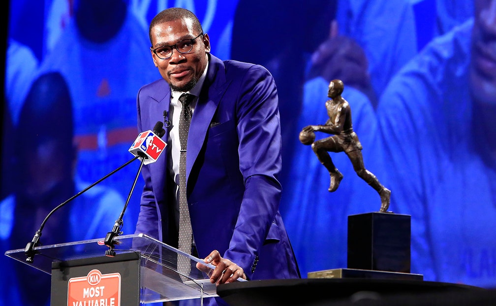 Kevin Durant debuts shoe based on his MVP speech suit ...