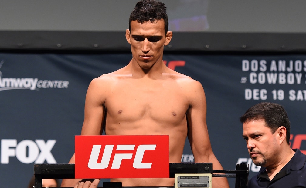 Charles Oliveira massively over weight at UFC Fight Night ...